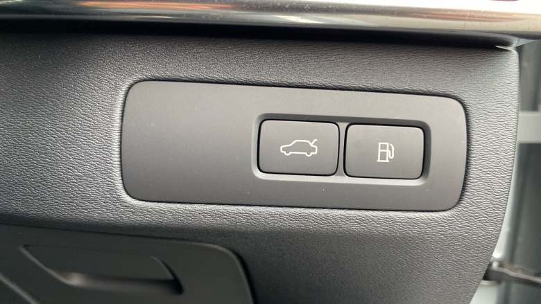 Volvo XC90 2.0 T8 PHEV Plus Dark 5dr AWD Geartronic Estate